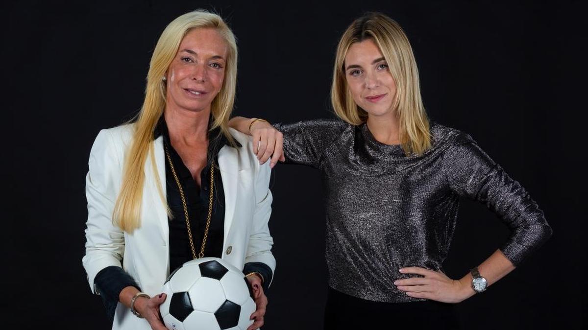 A Shalimar Reynal (izq.) y su hija Victoire Cogevina se les conocen cariñosamente como las “Damas del Fútbol”.