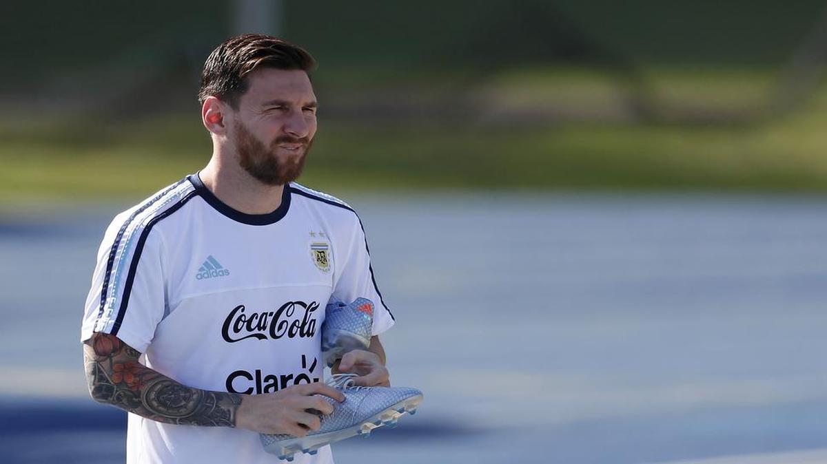 El jugador de Argentina Lionel Messi durante un entrenamiento el 23 de junio de 2016, en Houston, Texas. Argentina disputará la final de la Copa América ante Chile el próximo domingo.
