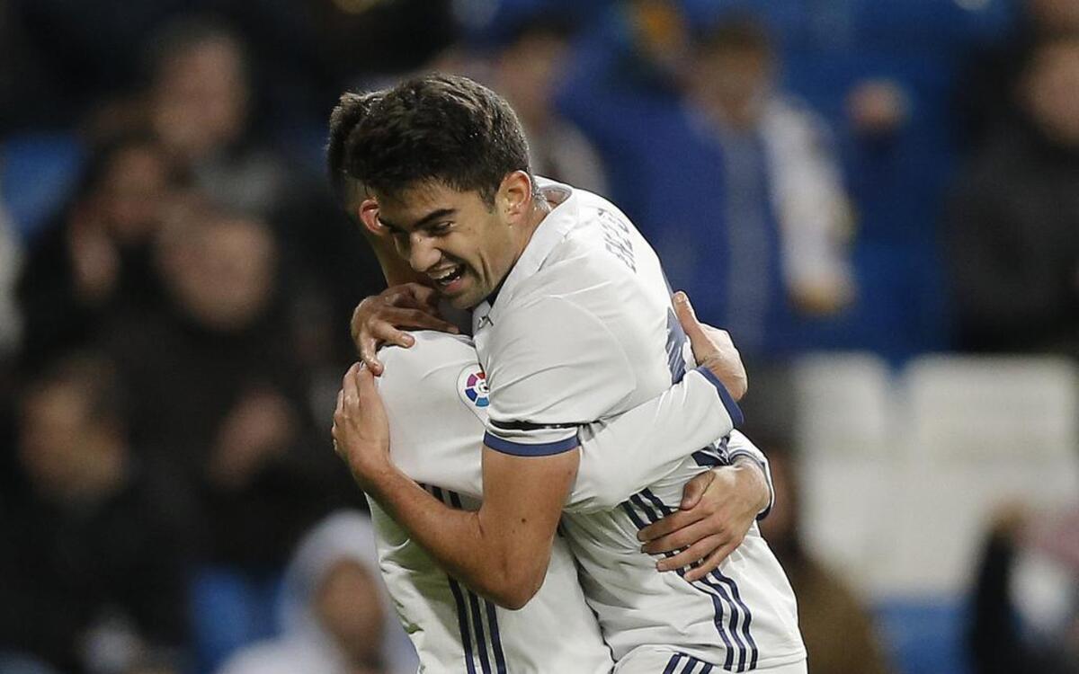 Enzo Zidane (der.) celebra un gol que anotó con el Real Madrid en el partido contra el Cultural Leonesa, correspondiente a la Copa del Rey, celebrado el 30 de noviembre del 2016.