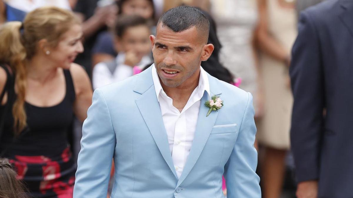 El futbolista del equipo argentino de fútbol Boca Juniors Carlos Tévez despues de contraer matrimonio con Vanesa Mansilla en una ceremonia civil el jueves 22 de diciembre de 2016, en la localidad de San Isidro, provincia de Buenos Aires.
