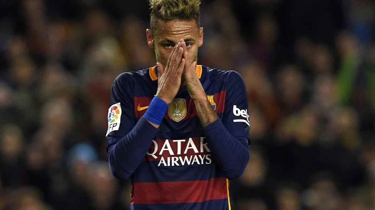 Estrella en Brasil, Neymar atrae a las marcas y los espónsores: Nike, Panasonic, Claro, Volkswagen, Rexona.