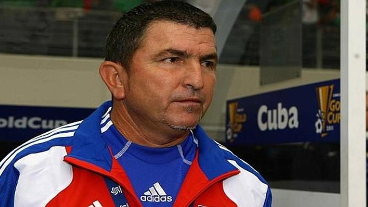 
La CONCACAF multó y suspendió a Raúl Valentín González Triana por su comportamiento frente al árbitro de un partido disputado el 23 de noviembre de 2014, en los Juegos Centroamericanos, que se disputaron en la ciudad mexicana de Veracruz.
