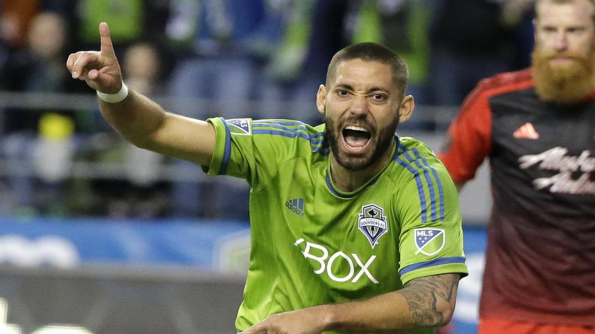 
Clint Dempsey es el jugador en activo de Estados Unidos con más participación en la selección con 112 partidos y 40 goles, seguido de Altidore con 80 y 27 dianas.
