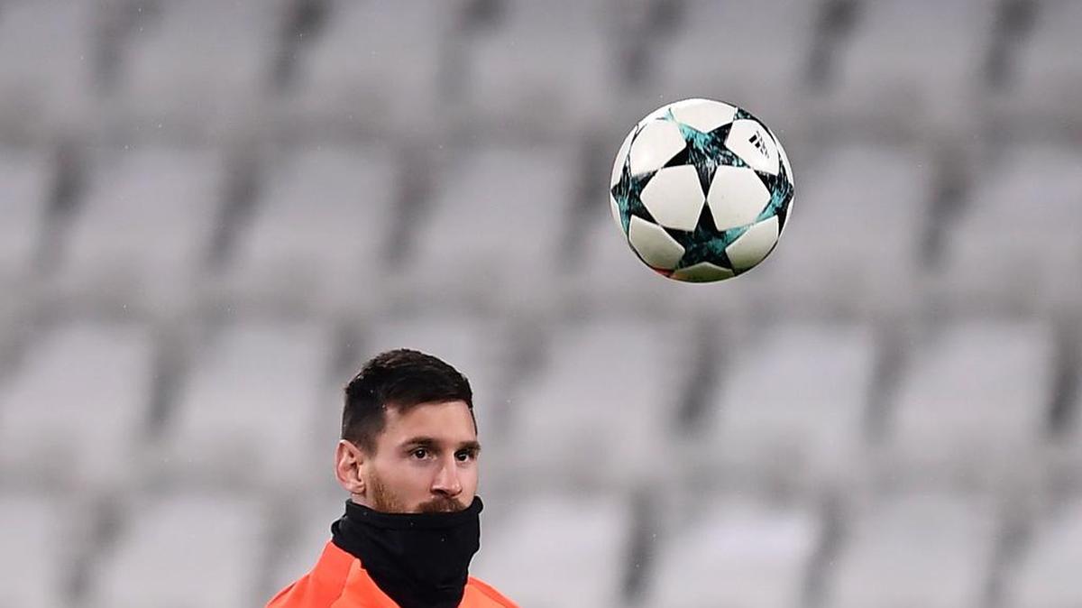 El delantero de Barcelona Lionel Messi participa en una práctica el 21 de noviembre del 2017, previo al partido contra Juventus en la Liga de Campeones.