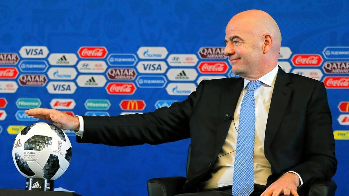 El presidente de la FIFA, Gianni Infantino, durante una rueda de prensa celebrada antes del sorteo para el Mundial de Rusia 2018, en Moscú (Rusia), el1 de diciembre de 2017.