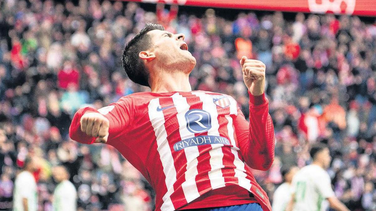 El jugador del Atlético de Madrid Alvaro Morata reacciona en el choque contra el Betis el 3 de marzo. Este sábado 9 de marzo no pudo marcar y su equipo cayó 2-0 ante el Cádiz.