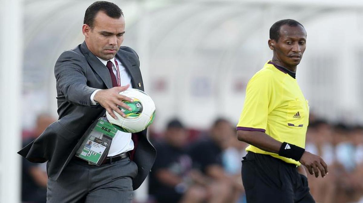 Rafael Dudamel (izq.) cuando dirigió a la selección de Venezuela en el Mundial Sub-17 en el Emirato Arabe Unido en el 2013.