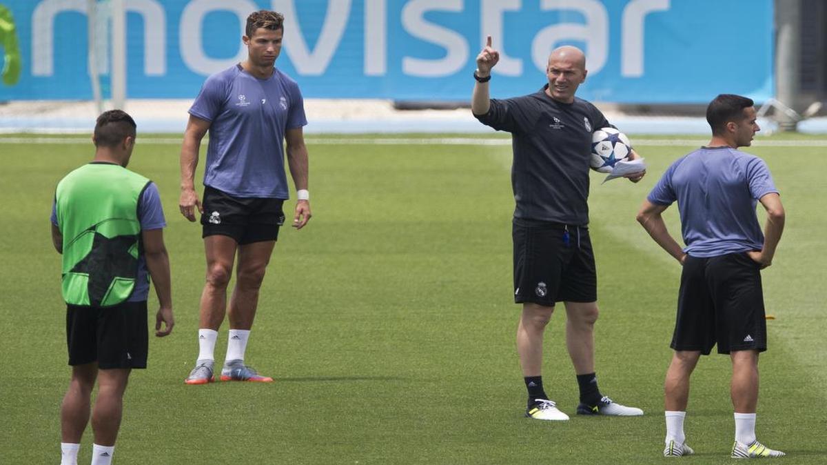 Zinedine Zidane, entrenador del Real Madrid, aseguró este miércoles en rueda de prensa que no ve en un futuro a su club sin el portugués Cristiano Ronaldo, que podría abandonar la entidad madridista el próximo verano.