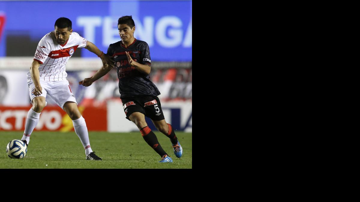 
Juan Roman Riquelme controla la bola, el 15 de septiembre pasado.
