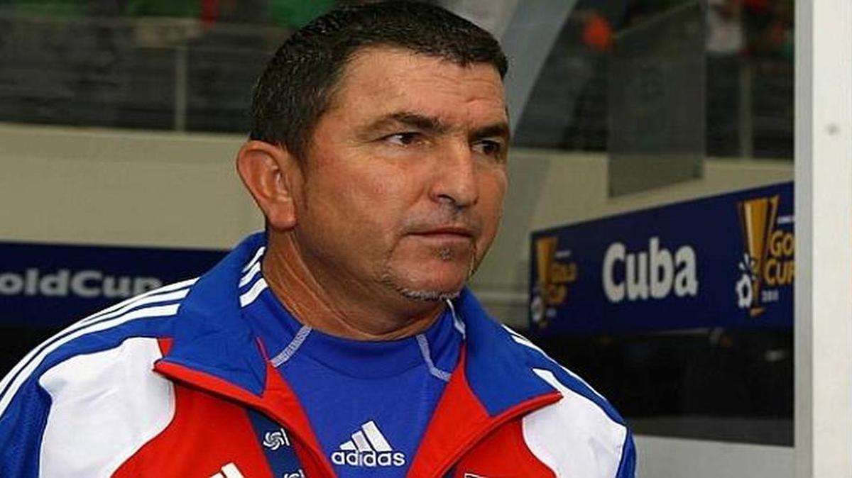 
La CONCACAF multó y suspendió a Raúl Valentín González Triana por su comportamiento frente al árbitro de un partido disputado el 23 de noviembre de 2014, en los Juegos Centroamericanos, que se disputaron en la ciudad mexicana de Veracruz.
