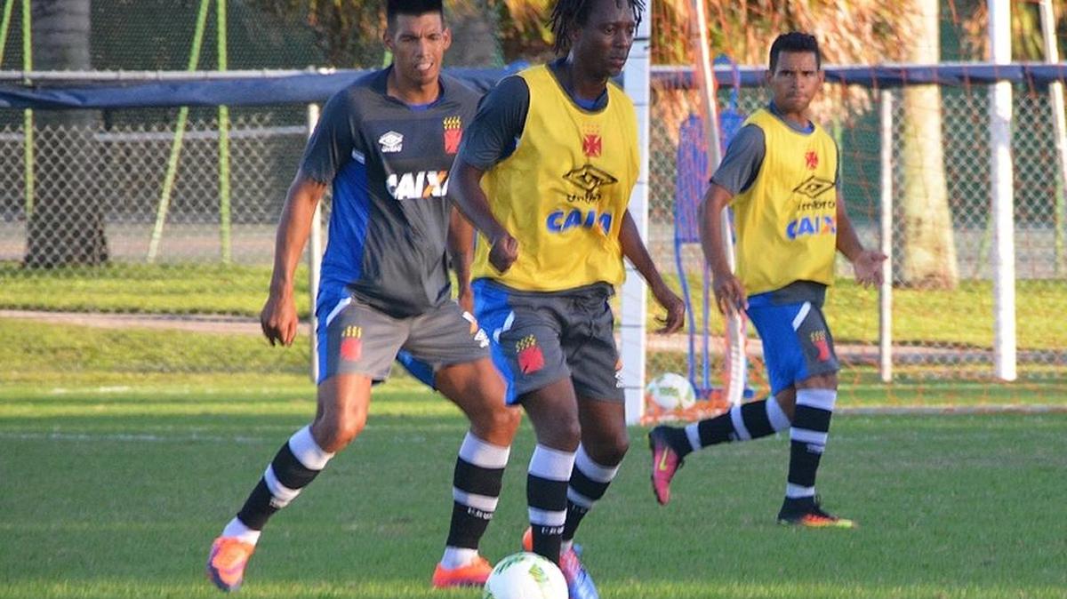Júlio do Santos, Andrezinho e Éderson en la práctica de Vasco da Gama, el sábado en FAU en Boca Raton.