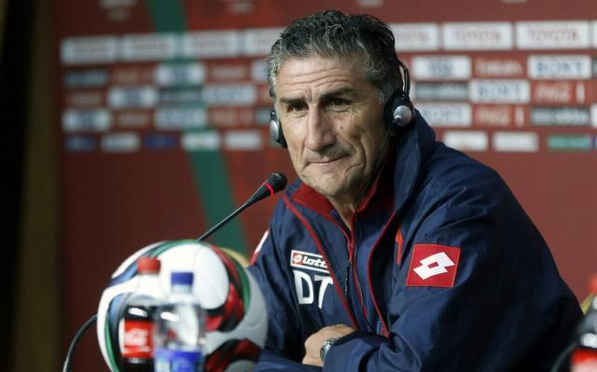 
El entonces técnico del San Lorenzo de Almagro, Edgardo Bauza, en la rueda de prensa posterior al entrenamiento que el conjunto argentino realizó en Marraquech, de cara a preparar la final del Mundial de Clubes que disputarán frente al Real Madrid en el Estadio de Marraquech, en diciembre del 2014. 
