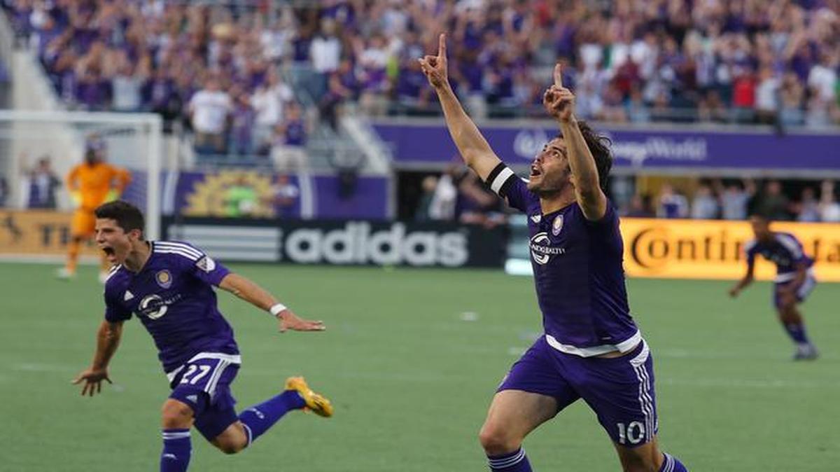 
Kaká celebra tras anotar para el Orlando City el gol del empate ante el New York City.
