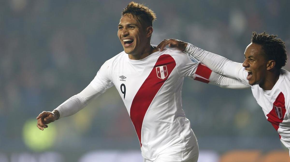 El futbolista peruano Paolo Guerrero en una foto de archivo durante la Copa América realizada en Chile.