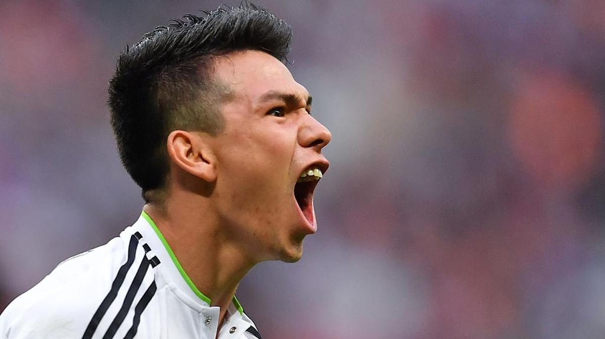 El delantero de México Hirving Lozano celebra su gol contra Rusia el 24 de junio de 2017, en Kazan.