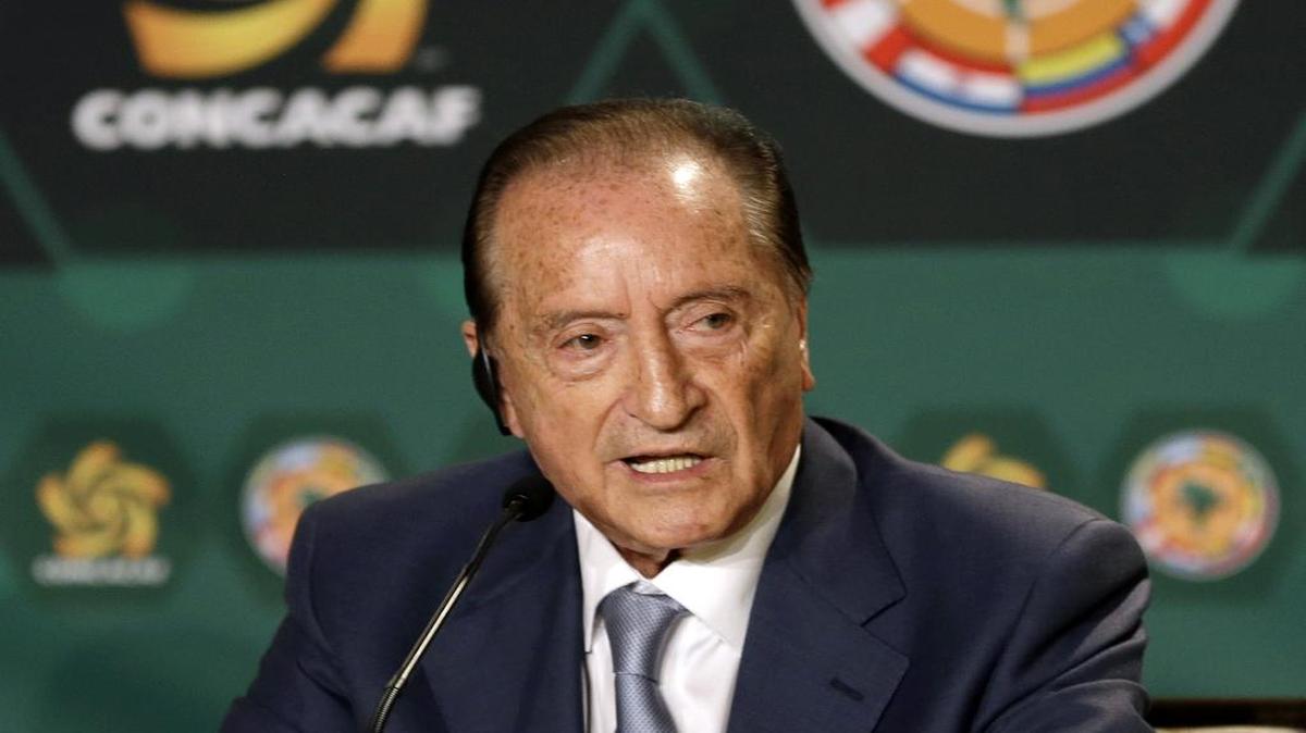  El expresidente de la Conmebol Eugenio Figueredo recibió el jueves 21 de marzo del 2016 el beneficio de la prisión domiciliaria y en la misma jornada se instalará en su domicilio particular. 