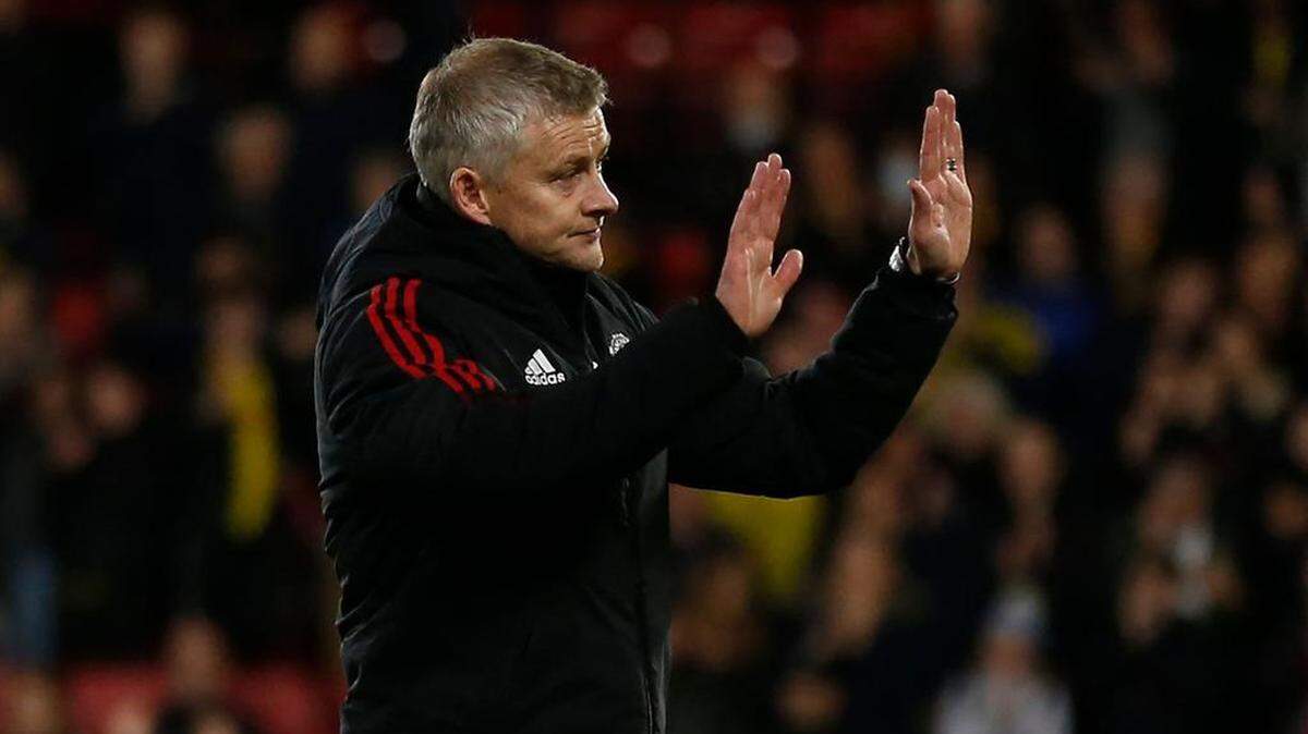 En esta foto de archivo tomada el 20 de noviembre de 2021, el técnico noruego del Manchester United, Ole Gunnar Solskjaer, reacciona con el pitido final durante el partido de fútbol de la Premier League inglesa entre Watford y Manchester United en el estadio Vicarage Road en Watford, sureste de Inglaterra.