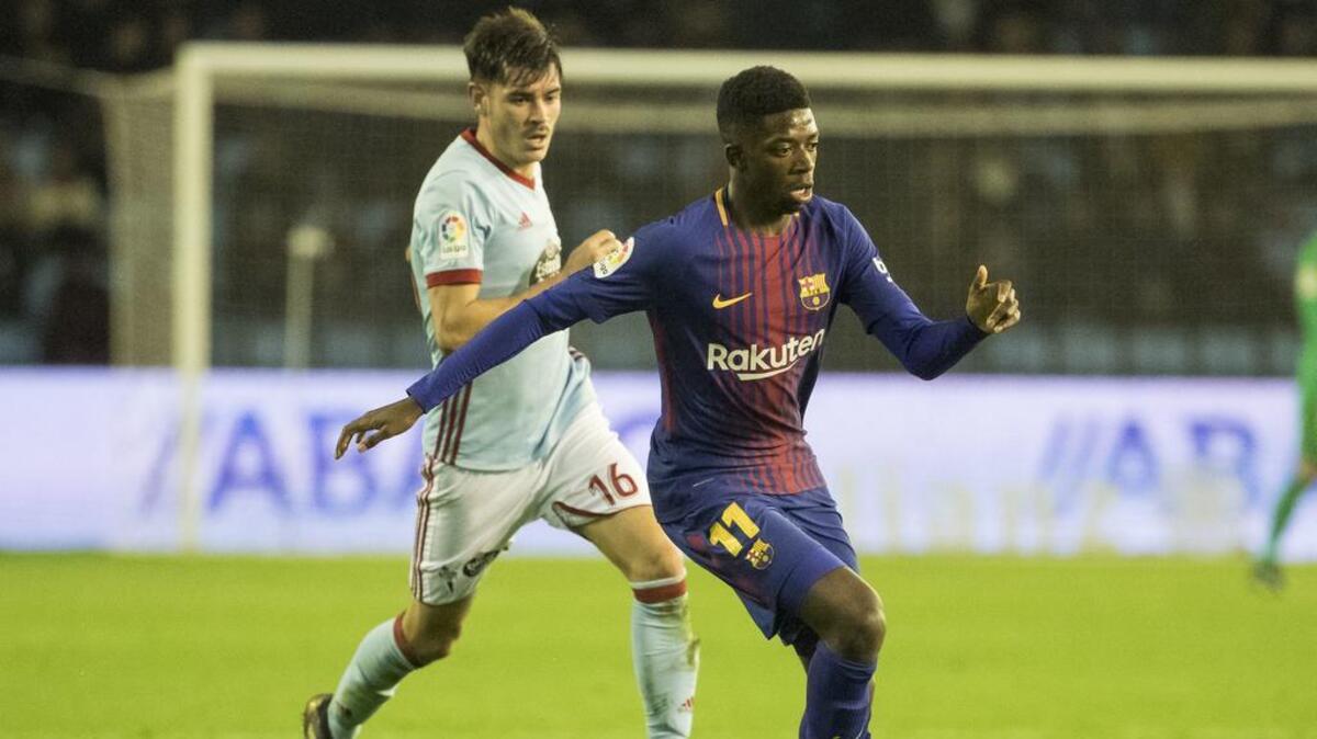 Ousmane Dembélé (der.) conduce el balón por Barcelona ante el Celta de Vigo, el jueves en el partido de ida de los octavos de final de la Copa del Rey.