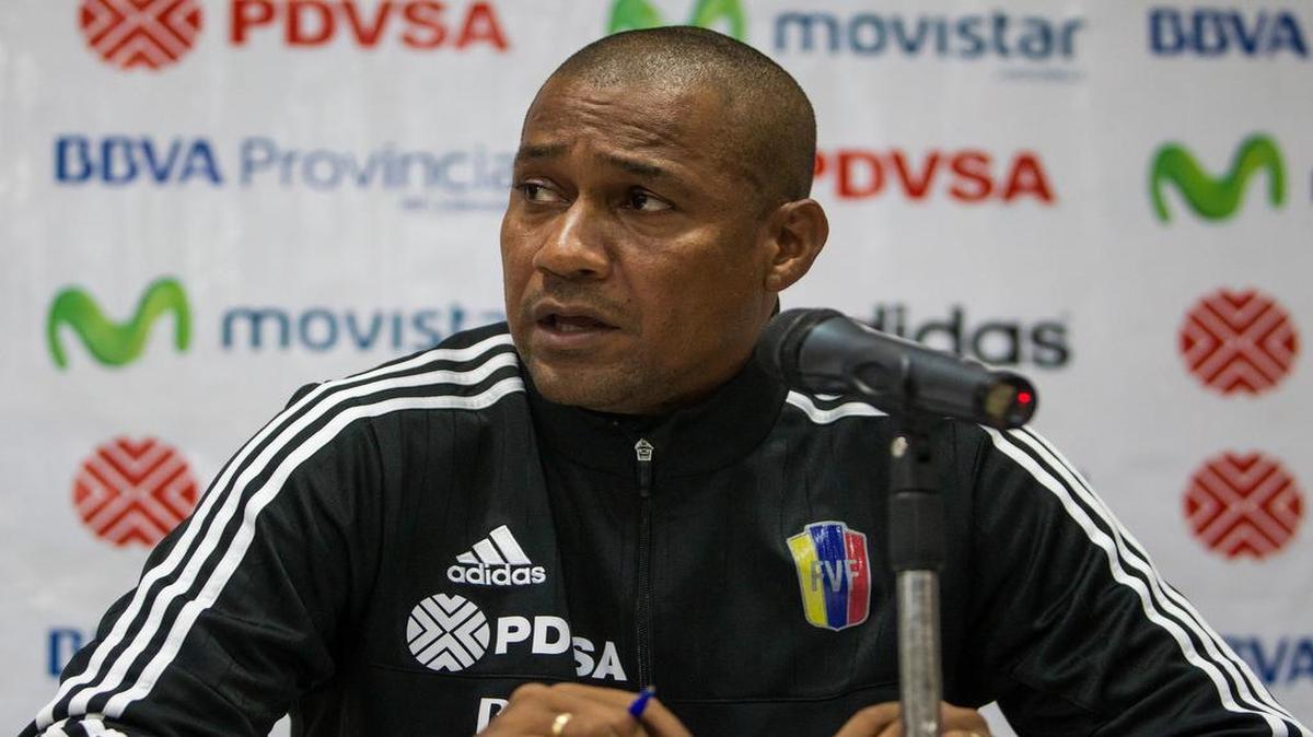 El entrenador venezolano Noel Sanvicente llamó a la selección a 21 futbolistas que militan en el fútbol local, dado que el partido ante Costa Rica no está en la lista de fechas definidas por la FIFA para amistosos entre selecciones.