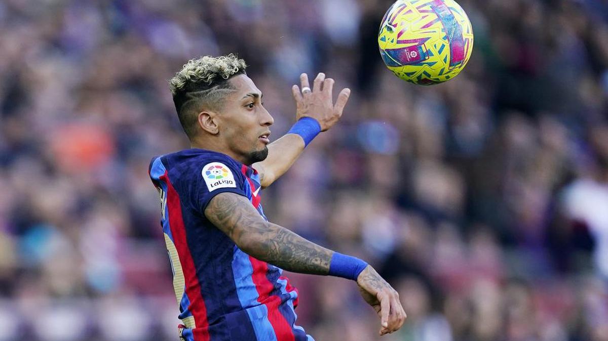 Raphinha anotó de cabeza el único gol del Barcelona ante el Valencia CF, este domingo 5 de marzo en el Camp Nou.