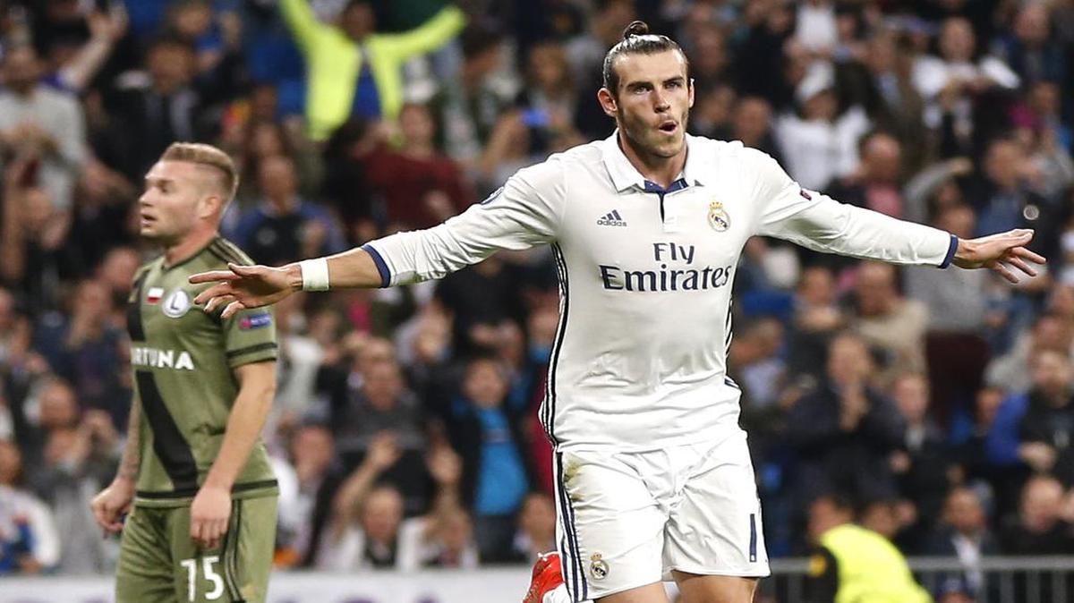 Gareth Bale celebra tras anotar el primer gol del Real Madrid en el triunfo 5-1 ante el Legia polaco, el martes 18 de octubre del 2016 en el estadio Santiago Bernabéu de Madrid.