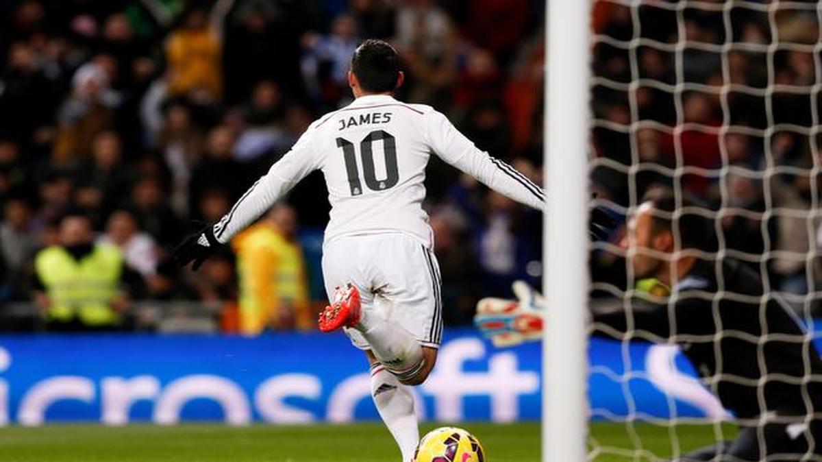 
El colombiano del Real Madrid James Rodríguez celebra un gol ante el Sevilla poco antes de lesionarse el 4 de febrero.


