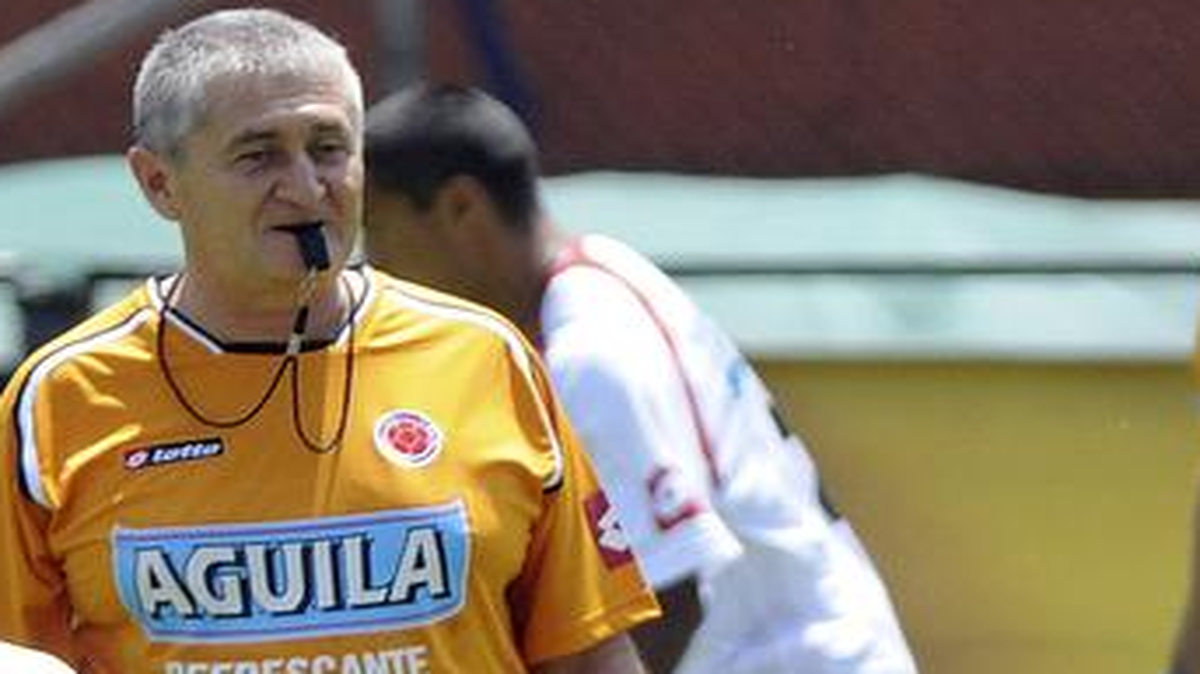 El colombiano Eduardo Lara tomó las riendas como nuevo técnico de la alicaída selección de fútbol de El Salvador en sustitución del hondureño Ramón Maradiaga, quien dejó el puesto en setiembre pasado, informó la federación local. Foto de archivo.
