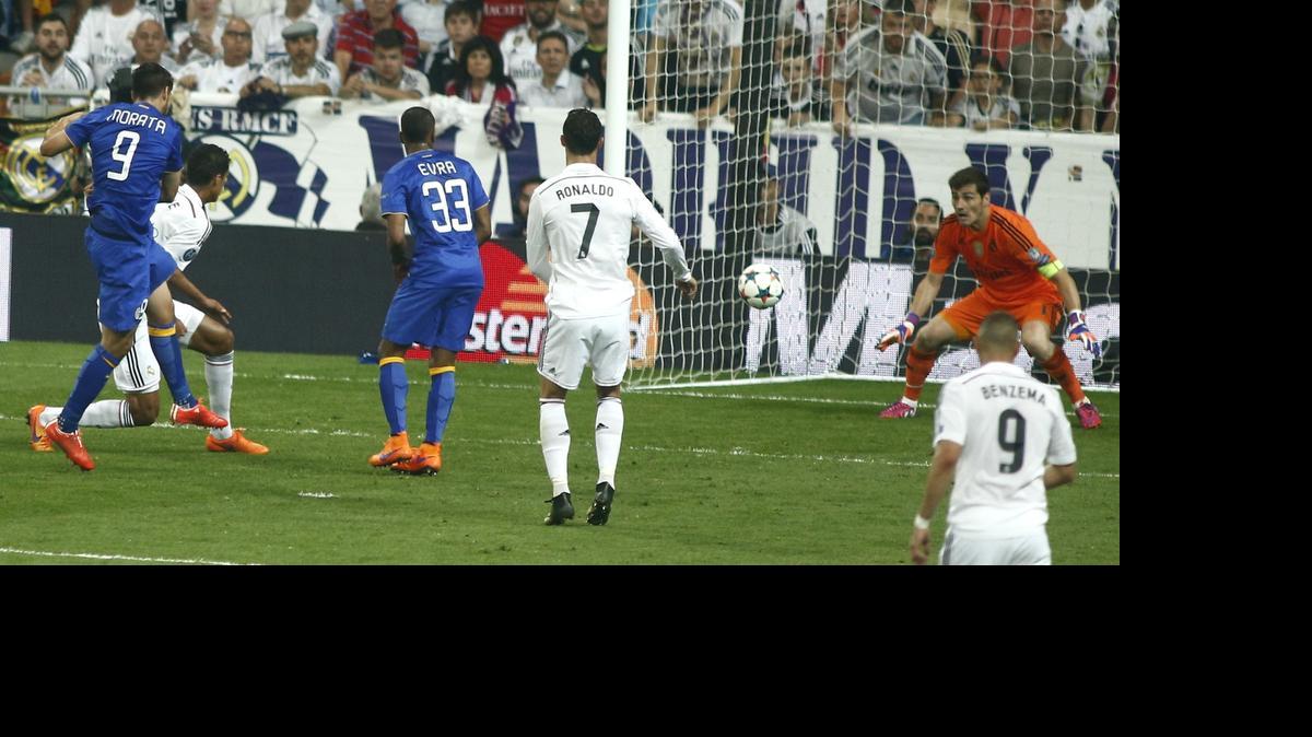 
Alvaro Morata (izq.) anota el gol del empate 1-1 para la Juventus ante el Real Madrid.
