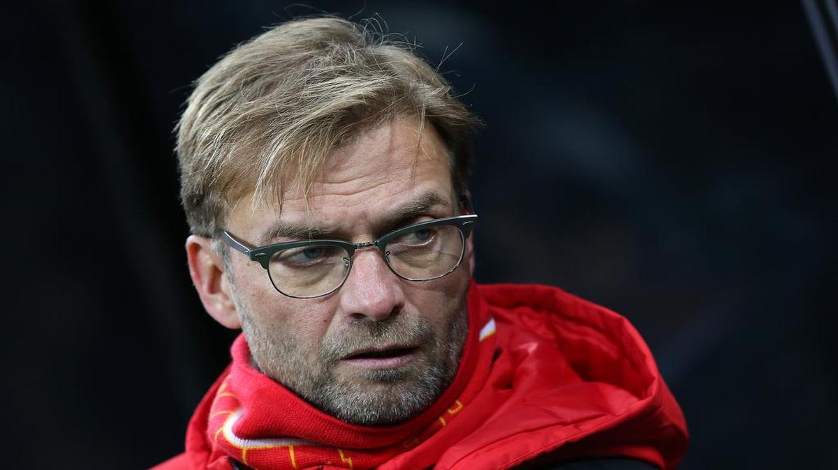 El entrenador del Liverpool, el alemán Jürgen Klopp, espera el inicio del partido contra el Newcastle United, el 6 de diciembre del 2015.