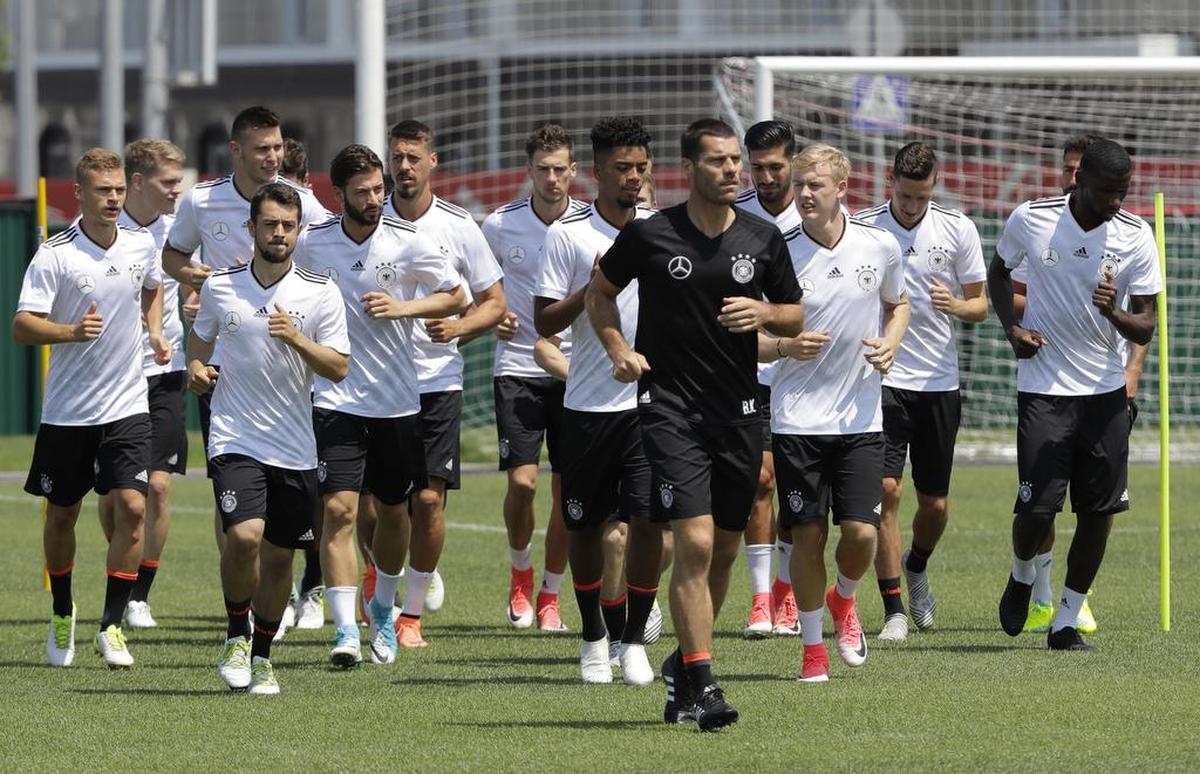 La selección de fútbol de Alemania durante una sesión de entrenamiento en Sochi, Rusia, el 27 de junio de 2017.