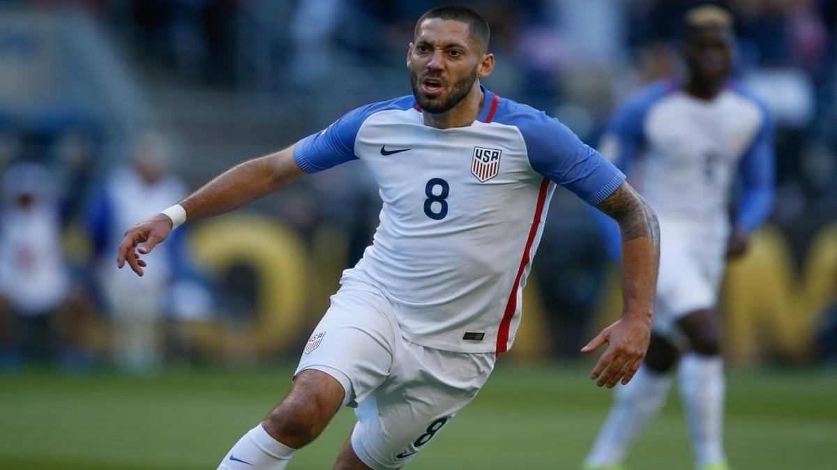 Clint Dempsey (8), de Estados Unidos, celebra su gol contra Ecuador en los cuartos de final de la Copa América Centenario en el CenturyLink Field, el 16 de junio del 2016 en Seattle, Washington.