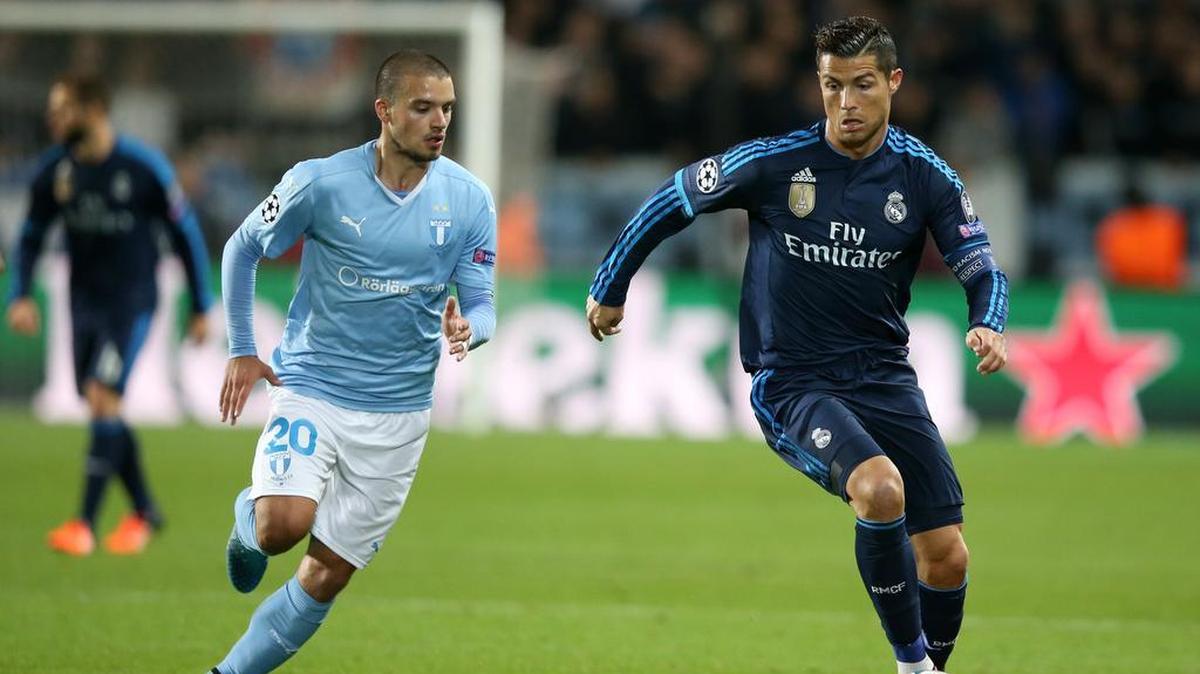 
Cristiano Ronaldo (der.) alcanzó a Raúl como máximo goleador de la historia del Real Madrid con 323 goles, el miércoles 30 de septiembre del 2015 en la Liga de Campeones.

