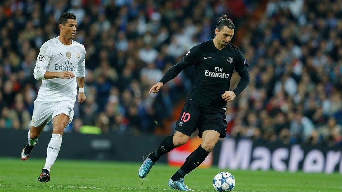 El sueco del PSG Zlatan Ibrahimovic (der.) y el portugués del Madrid Cristiano Ronaldo, jugando el 3 de noviembre, dos de los astros que estarán en Francia-2016.