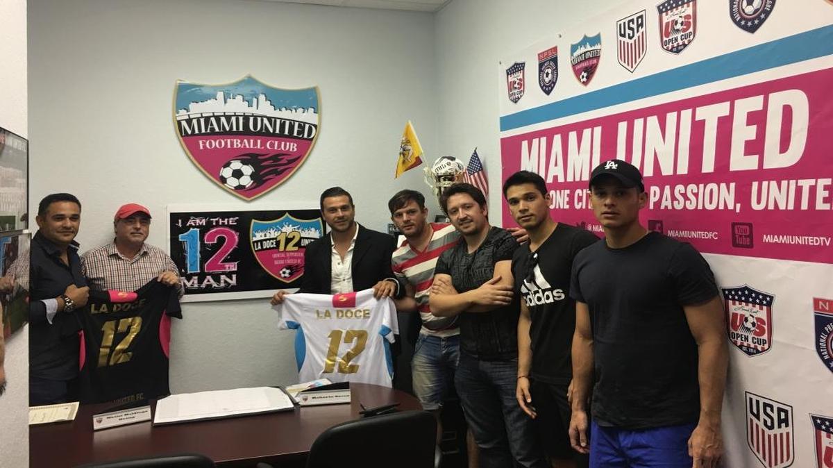Paulo Reveles, Eduardo Persson, Roberto Sacca, Ignacio “Nacho” Calcagno, Matías Silva, Carlos Alfaro y David Santamaría (de izq. a der.), del Miami United.