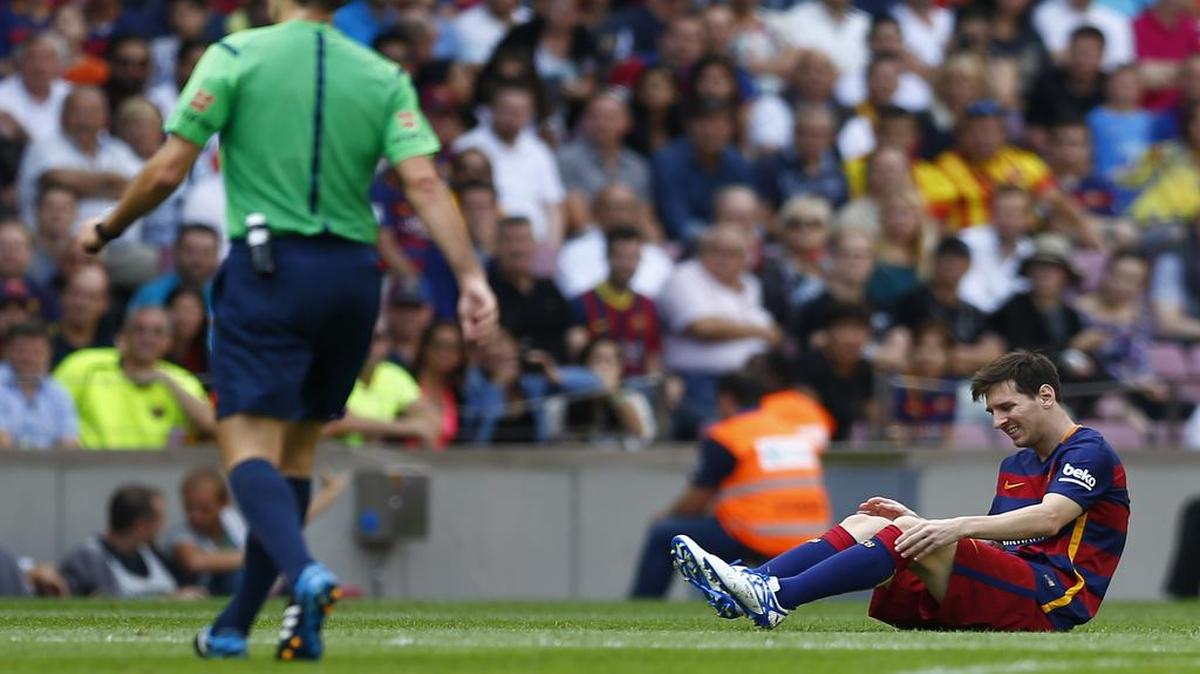 Lionel Messi sufrió una rotura en el ligamento colateral interno de la rodilla izquierda el pasado 26 de septiembre del 2015 en un partido de la liga española ante Las Palmas.