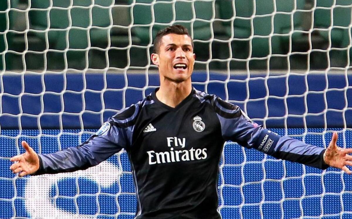 Cristiano Ronaldo gesticula tras un gol del Legia ante el Real Madrid en el partido de la Liga de Campeones, celebrado el 2 de noviembre de 2016 en Varsovia, Polonia.
