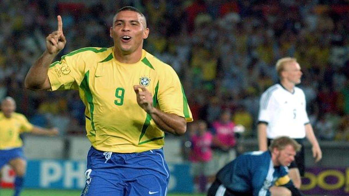 
Ronaldo tras anotar en la final uno de los goles que le dio el pentacampeonato mundial a Brasil en el 2002.
