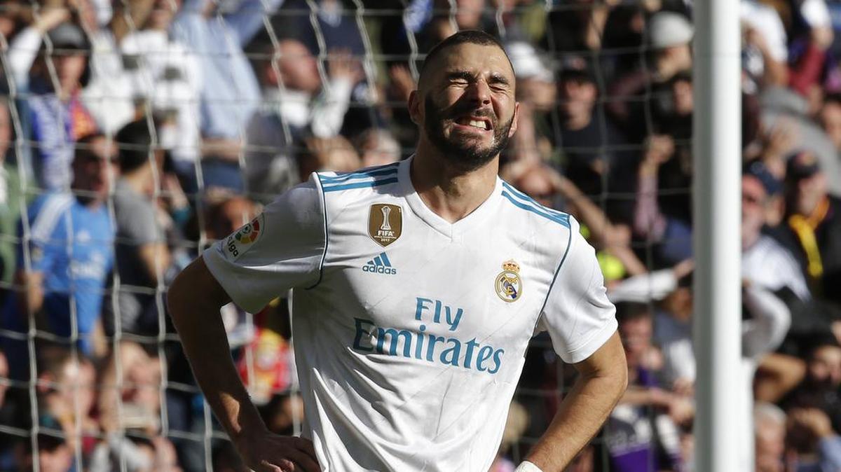 El ariete francés Benzema fue el gran señalado tras la dura derrota 3-0 en el Clásico ante Barcelona y se le acabó el crédito. No hay dudas de que Florentino Pérez se va a lanzar al mercado por un delantero centro.