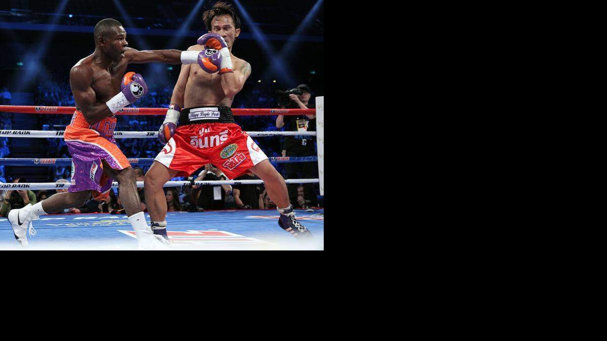 
GUILLERMO RIGONDEAUX durante su pelea contra Sod Looknongyantoy en el Venetian Macao Resort en Macau, China.
