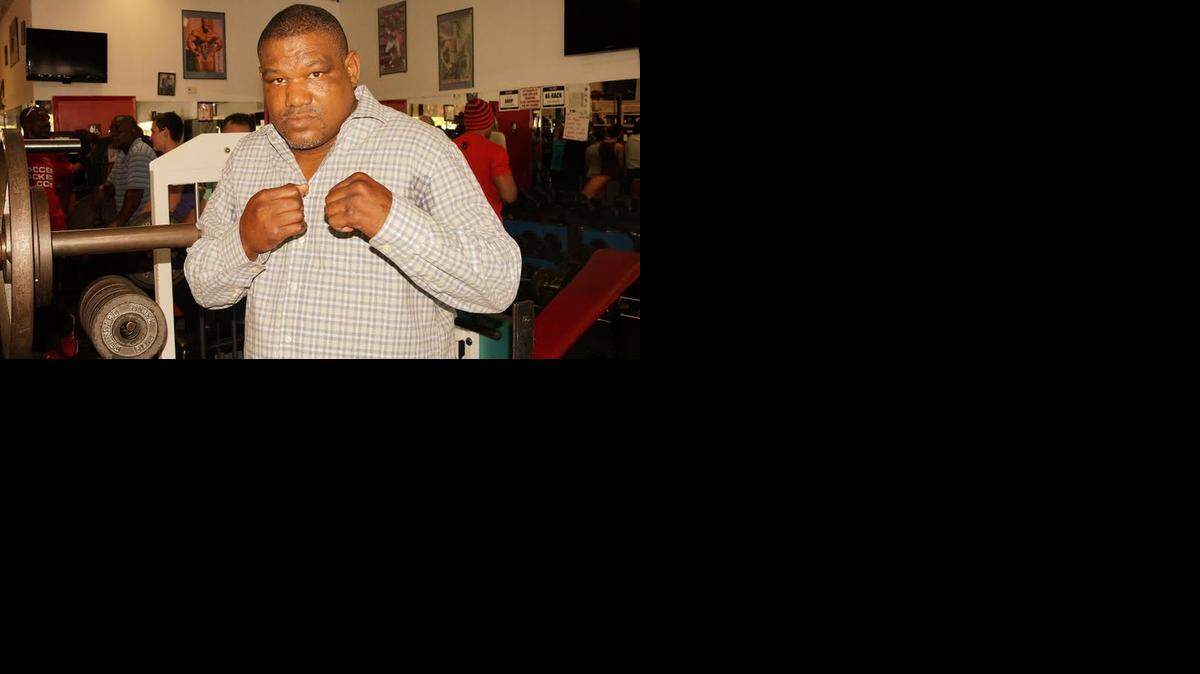 
RAMON GARBEY tuvo una excelente carrera amateur, pero nunca pudo llegar tan lejos como profesiona. Ahora ayuda a otros boxeadores.
