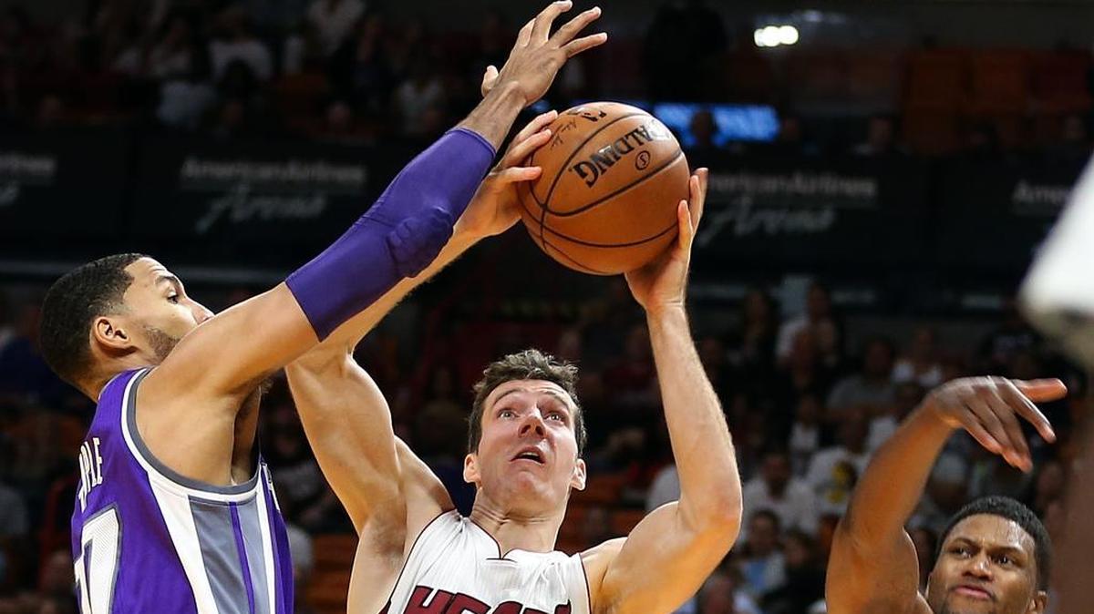 Goran Dragic anotó 25 puntos y fue el líder ofensivo del Heat en la victoria ante los Kings de Sacramento, el 1ro de noviembre del 2016 en Miami.