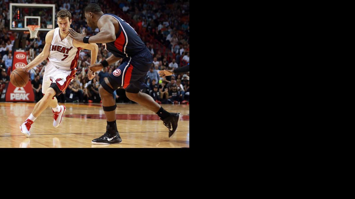 
Goran Dragic corre contra los Hawks, el sábado.
