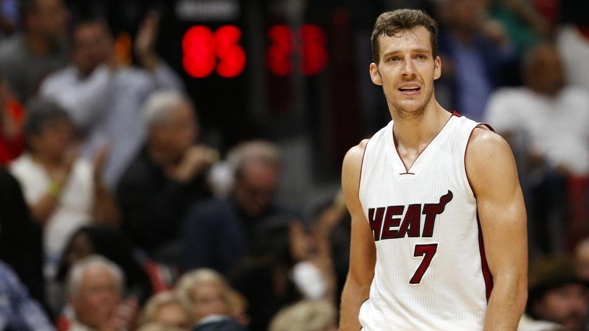 El armador del Heat Goran Dragic contra los Wizards en el American Airlines Arena el 12 de marzo.