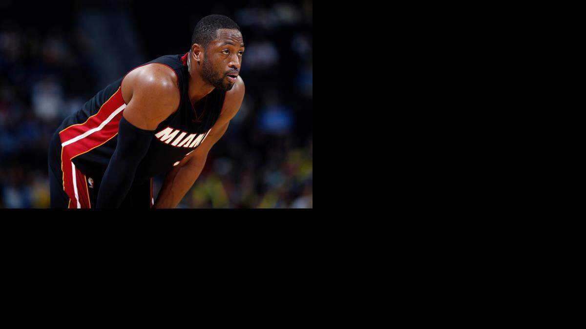 
Dwyane Wade se prepara para cobrar una falta durante el partido ante Denver, el miércoles 10 de diciembre.
