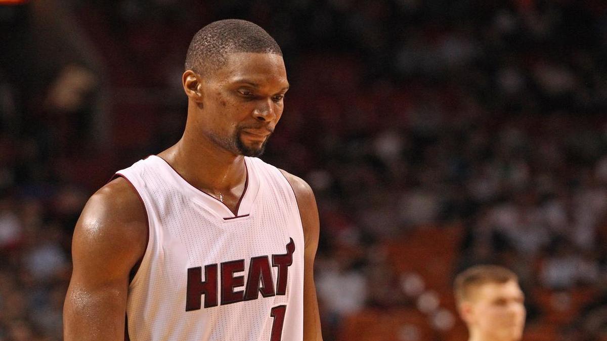 Chris Bosh, del Heat, reflexiona en el partido contra los Knicks, el 6 de enero, poco antes de enfermarse.