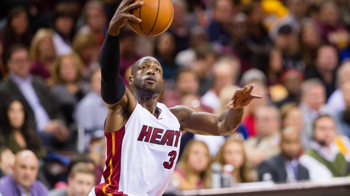 Dwyane Wade (3), del Heat, en el partido contra los Cavaliers, en la Quicken Loans Arena, el 30 de octubre del 2015.