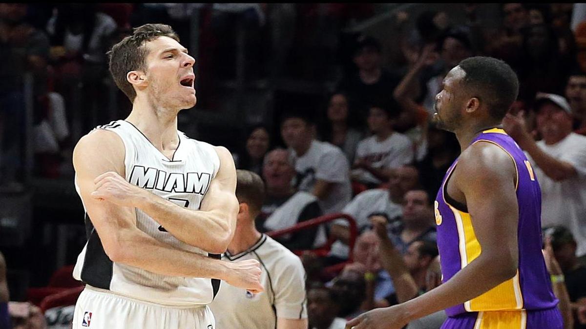 Goran Dragic (izq.) afirma que los atletas del Heat hacen el máximo esfuerzo cada día para jugar mejor.