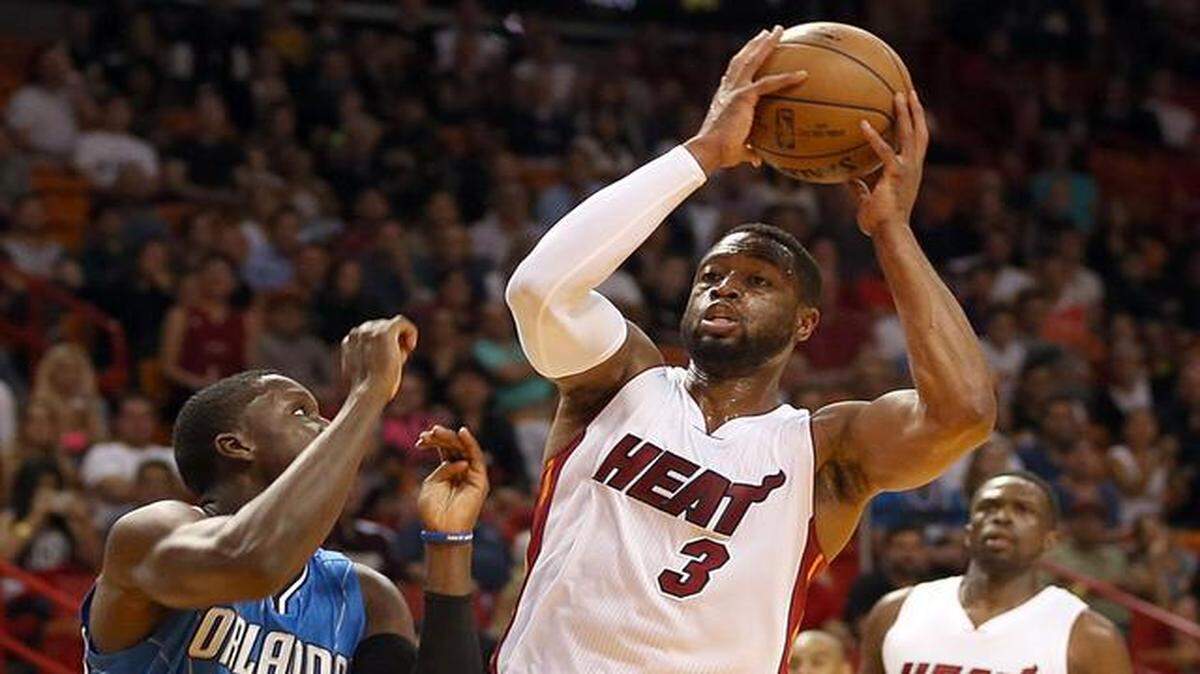 
Dwyane Wade tira al aro en el partido contra el Magic, el lunes en Miami.
