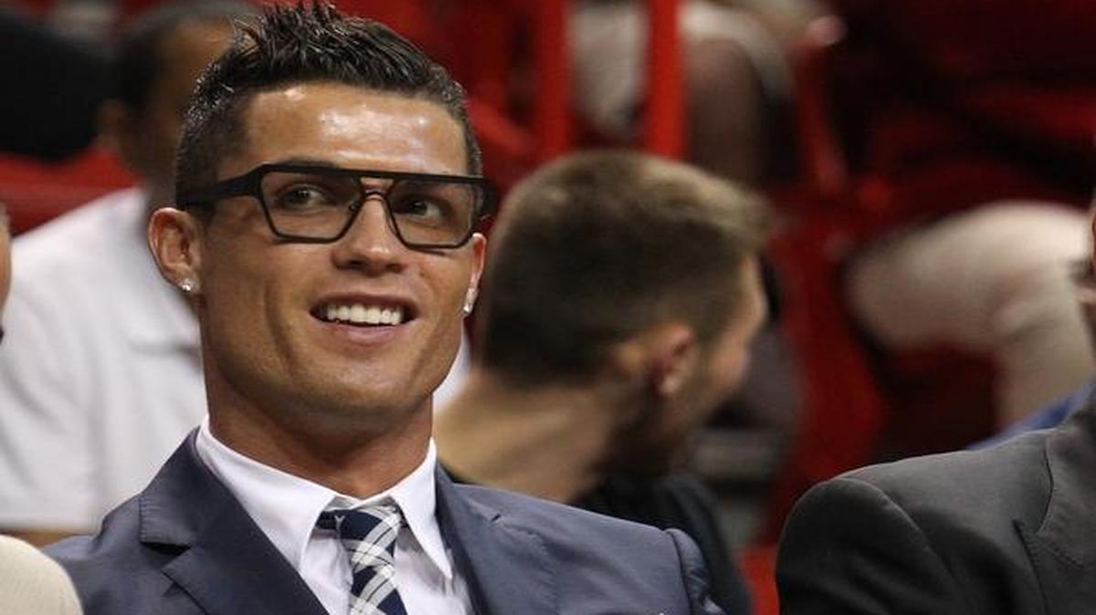 CRISTIANO RONALDO presencia el choque entre Miami y Detroti en la AAA.