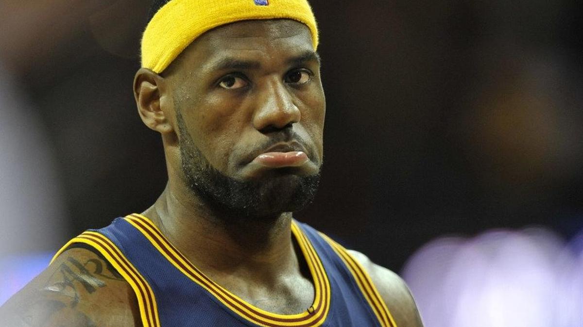 LeBron James jugará esta temporada 2017-2018 con los Cavaliers (23), pero todo indica que sera su última temporada en Cleveland.